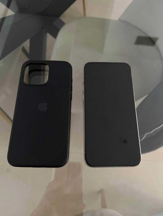 Iphone 15 Pro Max mais capa apple preta