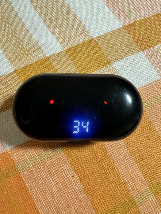 Бездротові блютуз навушники.