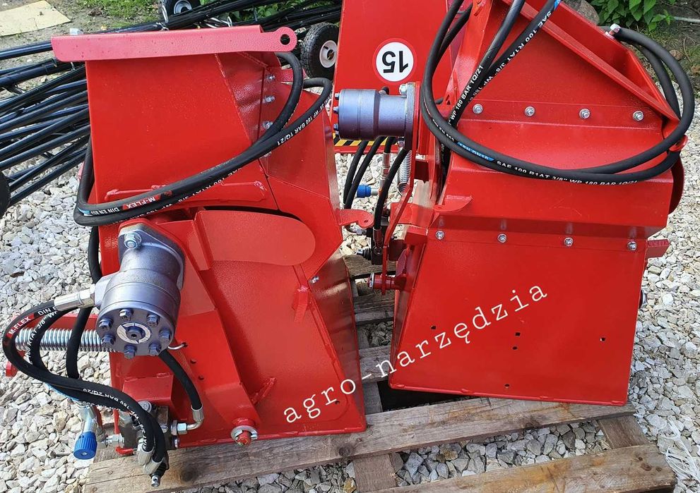 Kosz podajnik hydrauliczny do rębaka cyklon 130 hydraulika DOWÓZ
