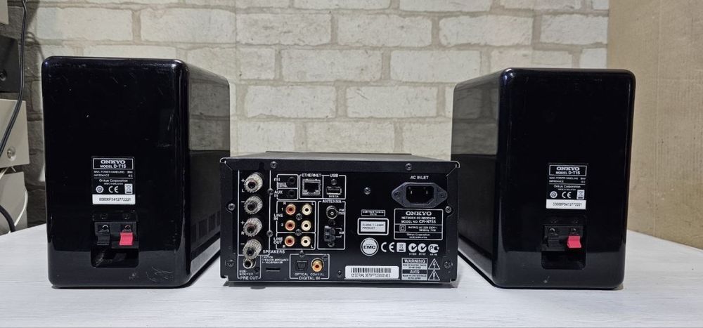 Мережевий Музичний центр/ресивер Onkyo D-T15/CR-N755 USB,FLAC