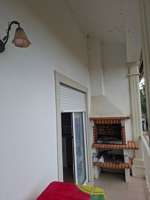Arrenda-se  grande T2 com garagem