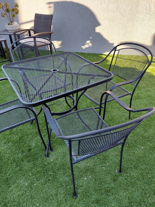 Conjunto mesa e cadeiras de jardim