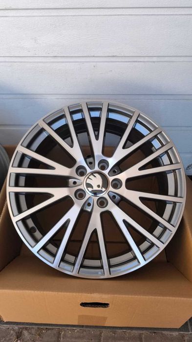 Felgi aluminiowe Skoda Octavia MK4 Vw Audi 18" 5x112 Et49 (OL763F)