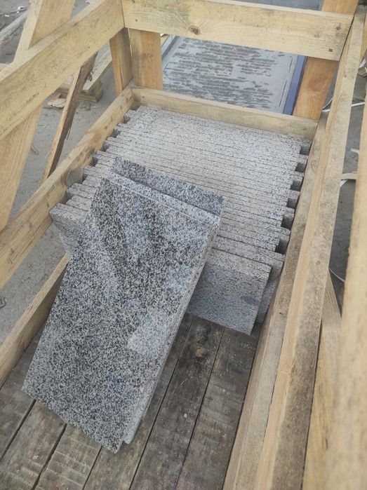 Гранитная плитка серая полированная Покостовска 60*30*2см. в Каменском