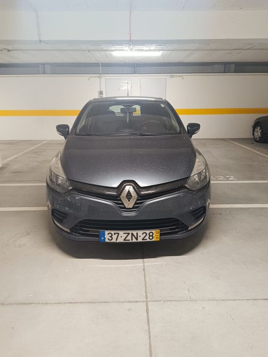 Carro Clio 2019 excelente