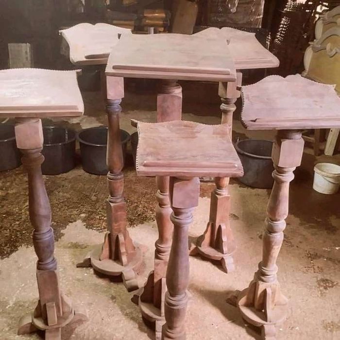 Vendo ou troco por outro material estes móveis antigos que tenho