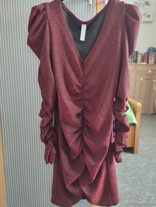 Sukienka ze ściągaczem