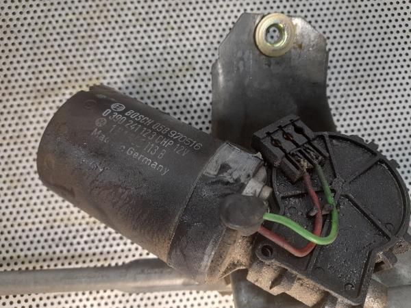 Motor limpa vidros frente VOLKSWAGEN Golf III (1H1)