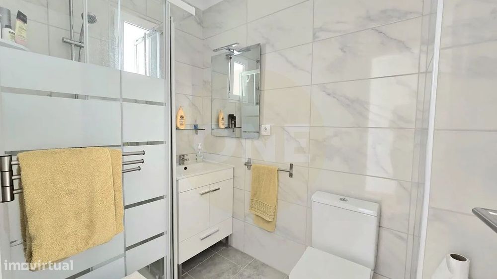Apartamento T2 No Centro De Olhos De Água