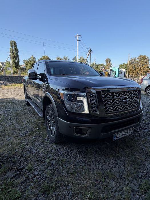 Nissan Titan platinum 2018