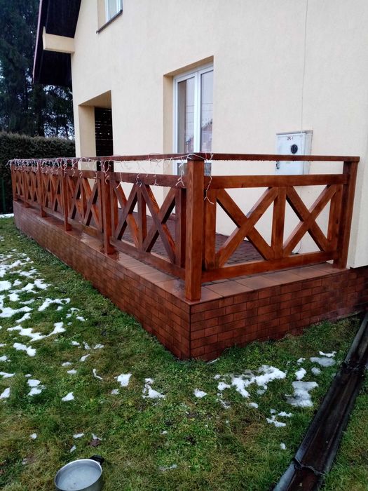 Balustrada krzyżowa drewniana