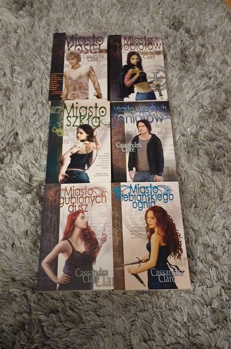 Pakiet książek Dary Anioła plus uniwersum świata Nocnych Łowców