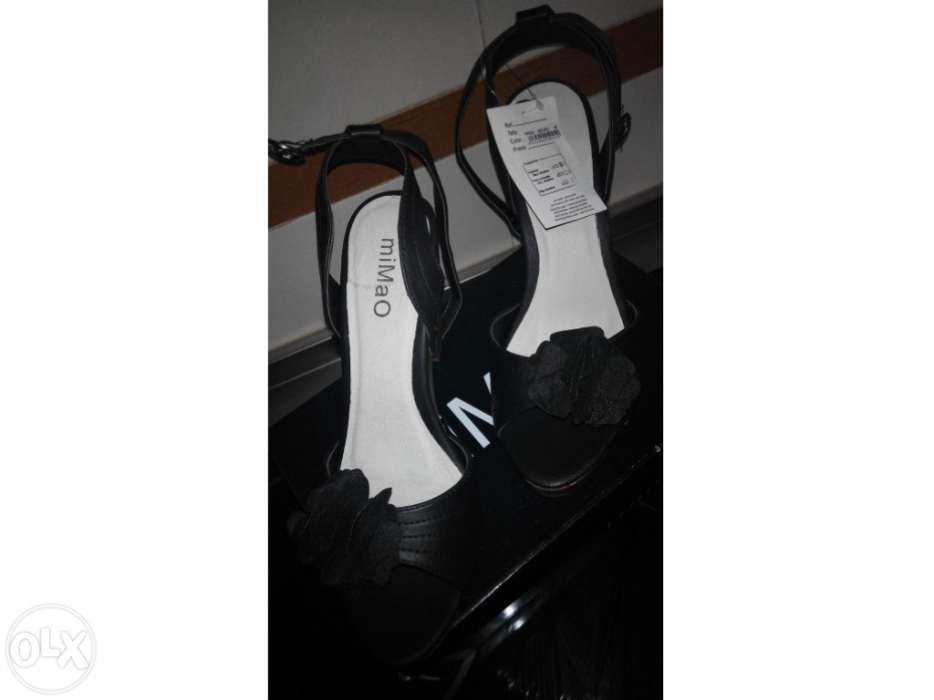 Sandálias - Tamanho 40 - novas