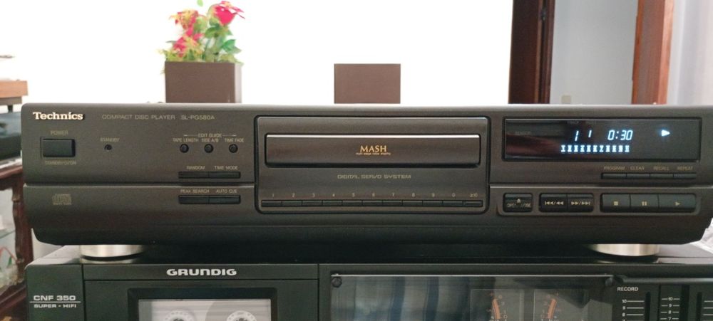 Leitor de CD Technics SL PG580