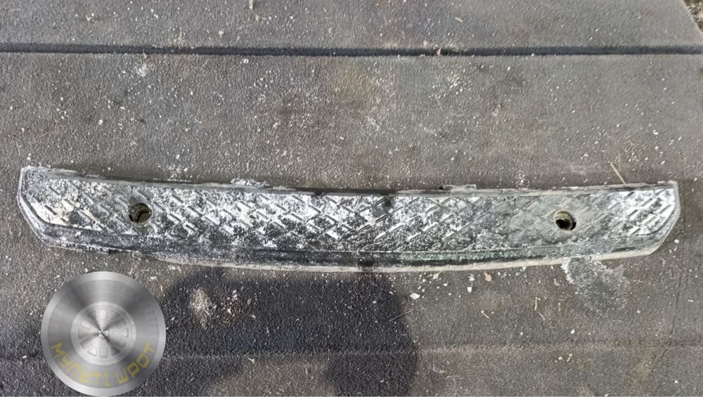 Подножка (ступенька) переднего бампера Mercedes Sprinter W906