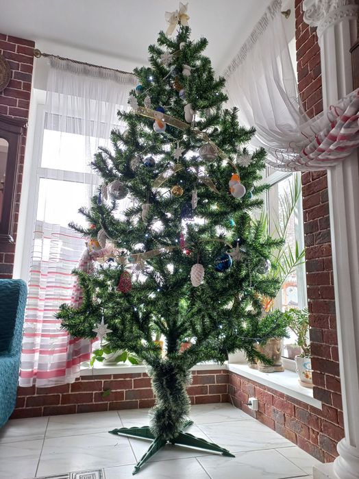 Штучна ялинка 2.60 см, висока