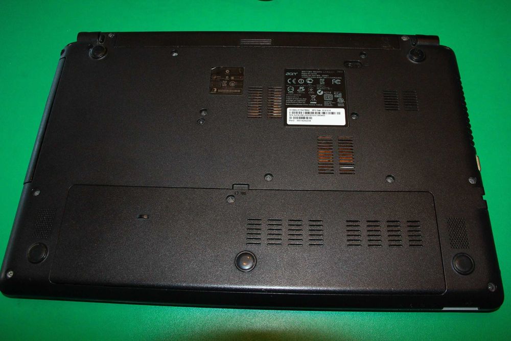 ноутбук 15.6"  ACER Aspire E1 530G model Z5WE1  б/в