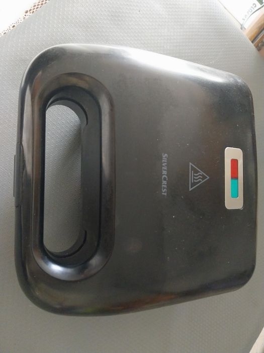 Sanduicheira impecavel