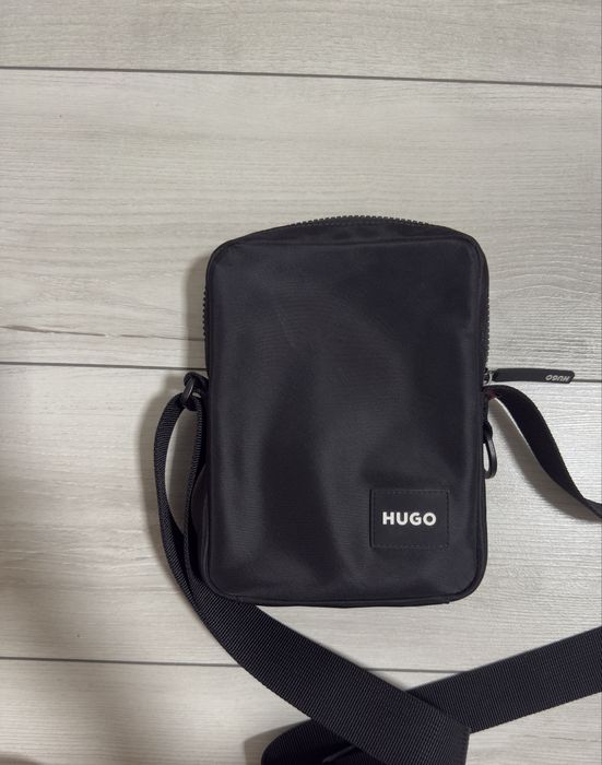 Нова чорна сумка HUGO