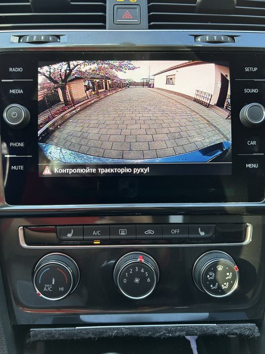 Автомобіль Volkswagen Golf VII  1.6 TDI