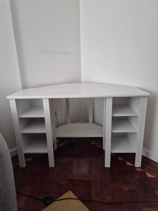 Secretária de canto IKEA Brusali