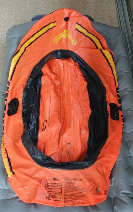 Barco insuflável Explorer 200