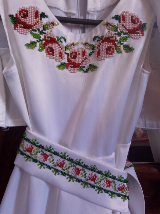 Плаття вишите дорогий атлас