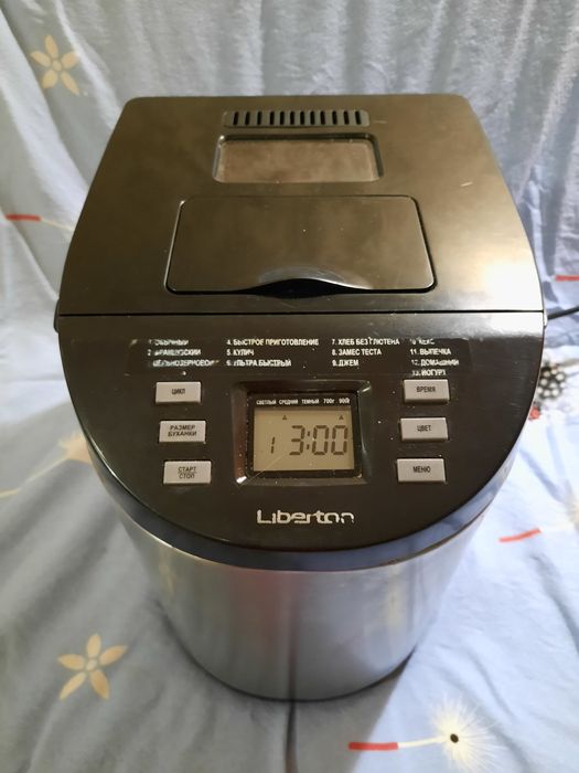 Продам хлебопечку Либертон в хорошем состоянии на буханку 900 грам
