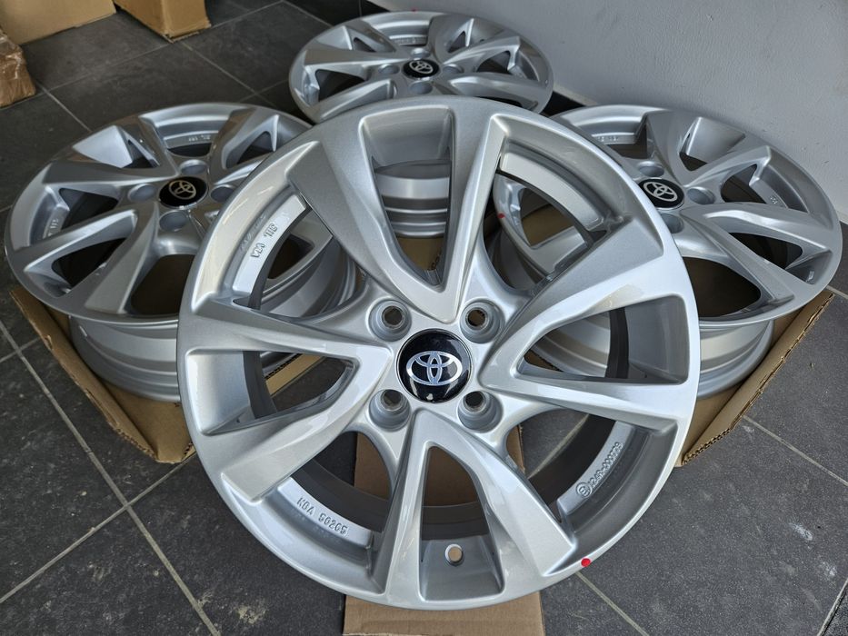 TOYOTA Yaris 15 " Nowe 4x100 Aygo IQ Corolla Felgi Srebrne Alufelgi