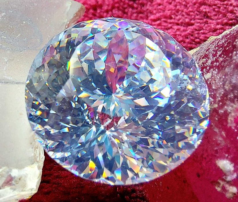 Синтетический корунд фианит крупный