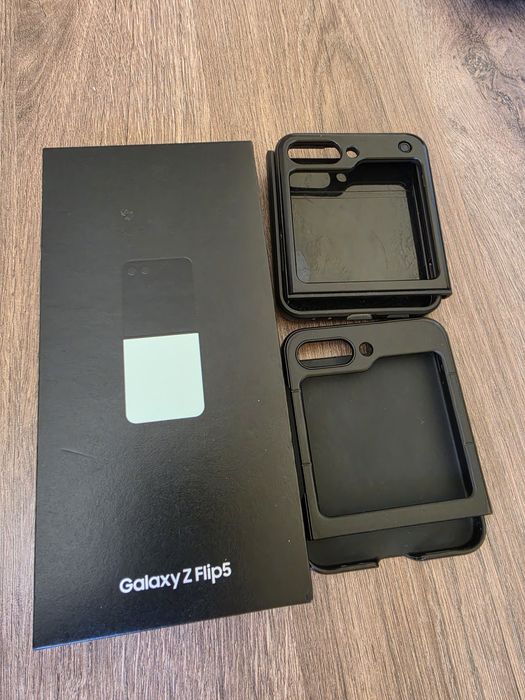 Samsung Galaxy Flip 5  8/256GB Mint
