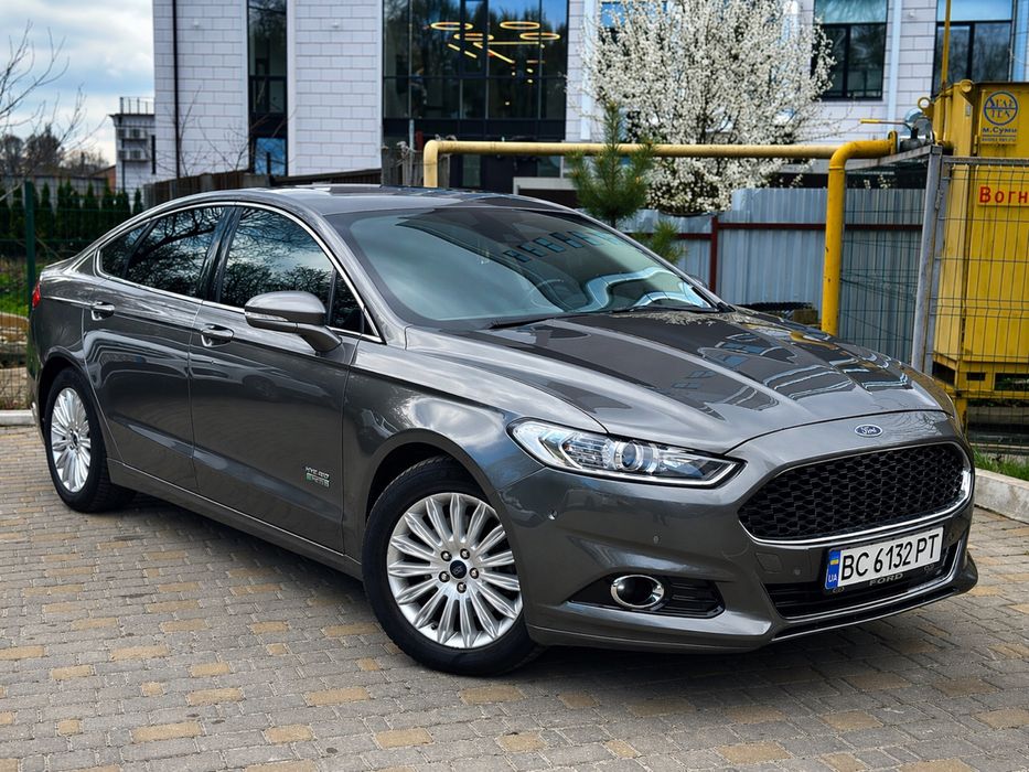 Ford Fusion Hybrid PHEV  Titanium