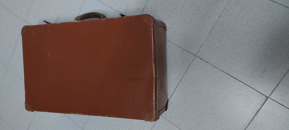 Mala antiga de viagem vintage