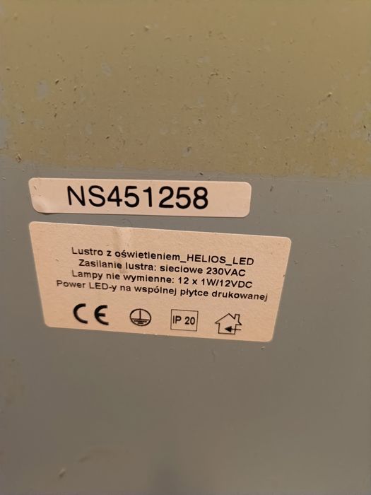 Lustro łazienkowe z oświetleniem LED