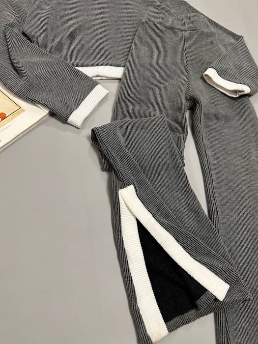 Костюм жіночій штани кльош з розрізами