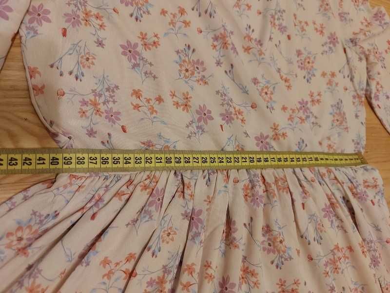 Nowa beżowa sukienka w kwiaty - L