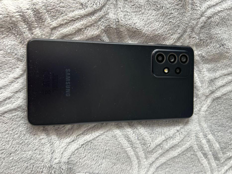 Samsung galaxy a52s 5G + casy w gratisie