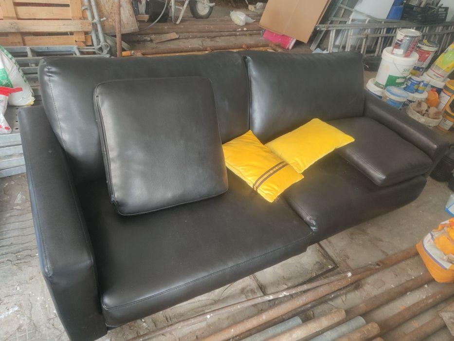 Sofá de pele em ótimo estado