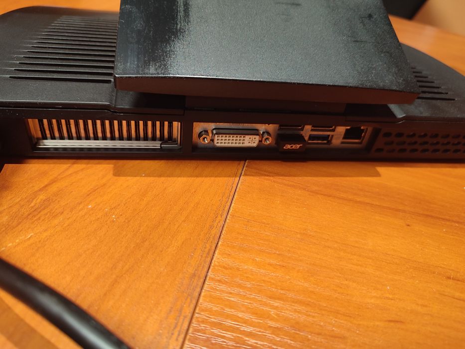 Komputer Fujitsu All-in-one gotowy do pracy win10