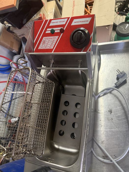 Фритюрниця електрична професійна GoodFood EF4