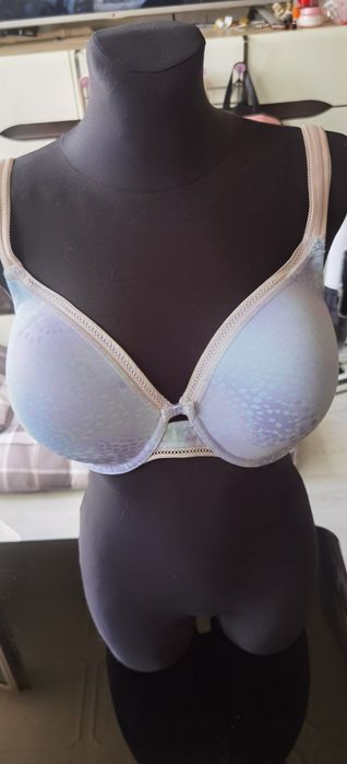 Biustonosz triumph buty full allure