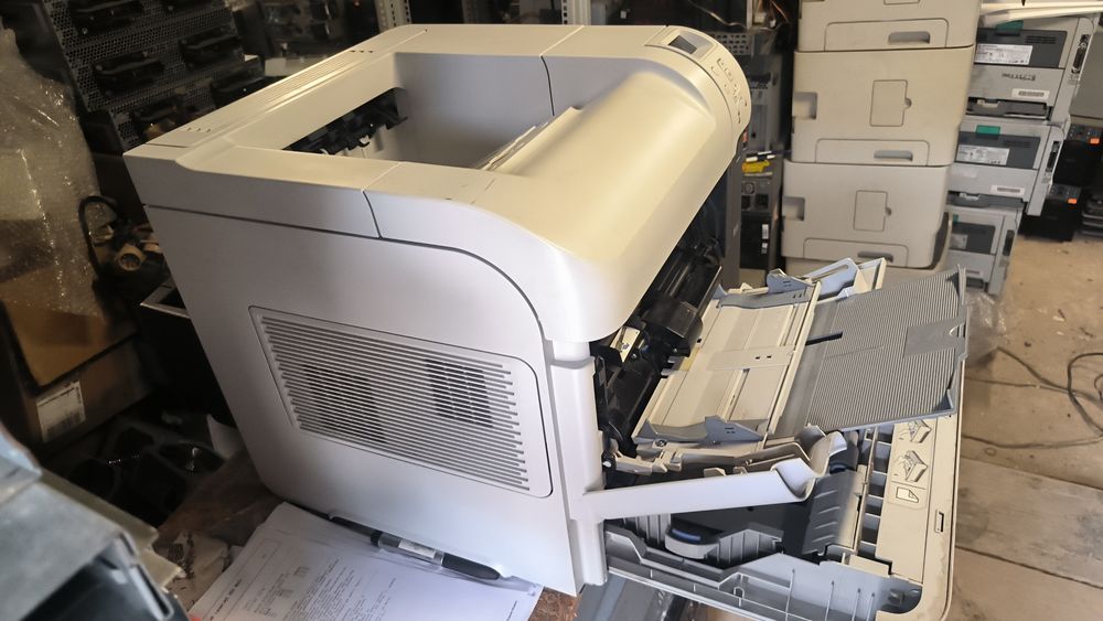 Принтер HP LaserJet 600 M601 M602