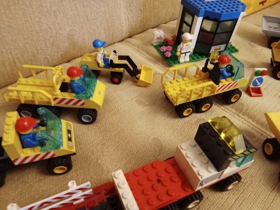 LEGO town lata 90 construction pojazdy budowlane i cafe dla kierowców