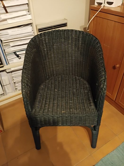 Cadeira em verga azul marinho