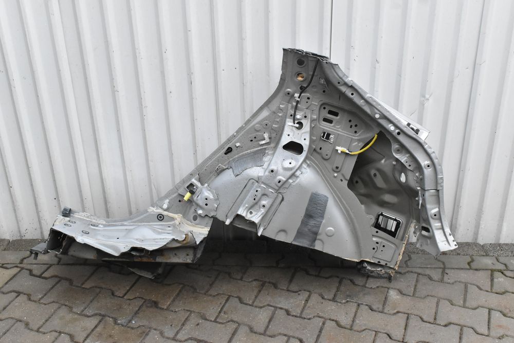 Błotnik Próg Prawy Tył 61601-F4010 1K0 Toyota Chr C-Hr I 2023