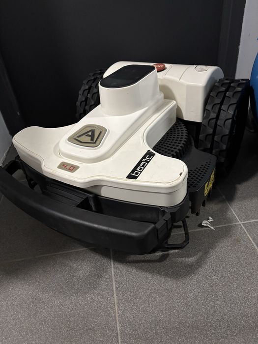 Robot koszący Ambrogio 4.0