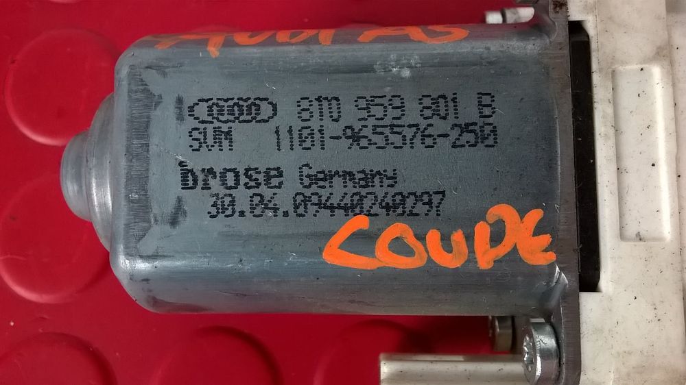 Motor Vidro Frente Esquerdo 8T0959801B - AUDI A5