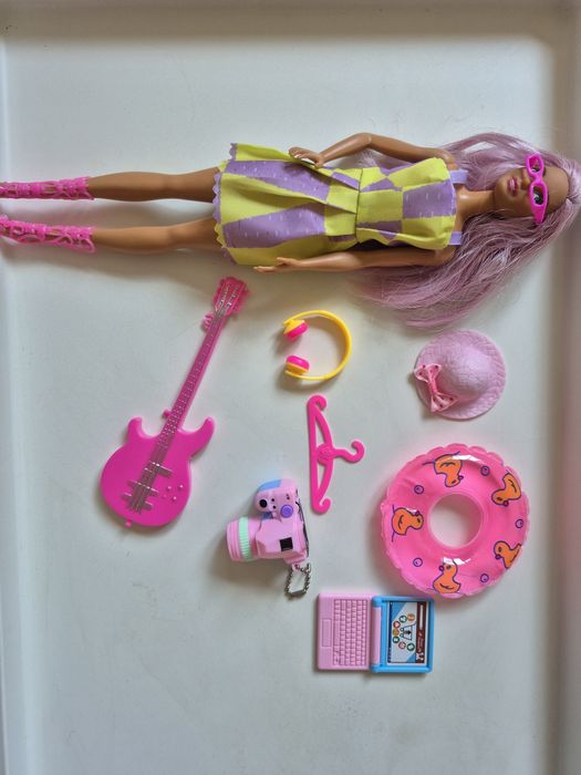 Іграшки для ляльки Барбі