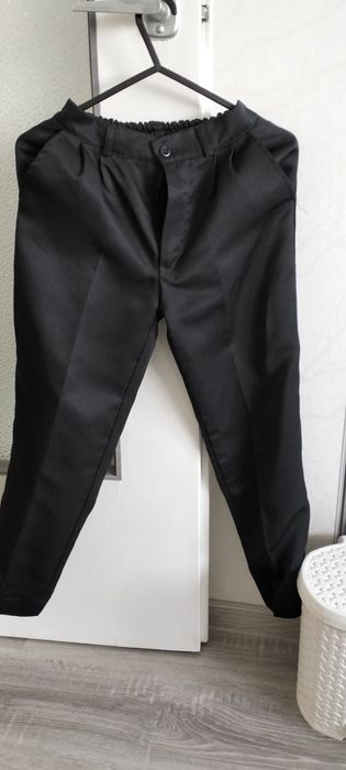Spodnie chlopiece na kant 8-9 lat