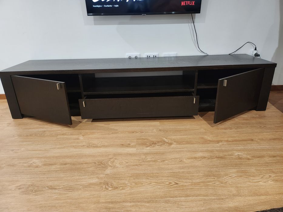 Movel Tv em carvalho, com 2 40x55 5x46 alt.